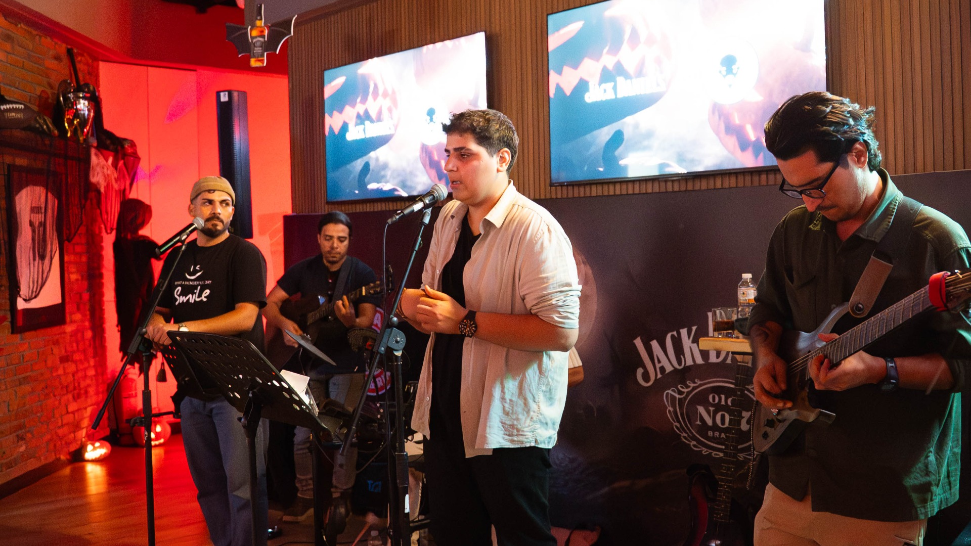  Halloween at Buffalo Wings & Rings (Empire Pearl), an unforgettable night!